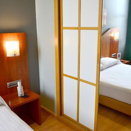 אבילס Hotel Alda Palacio Valdes מראה חיצוני תמונה