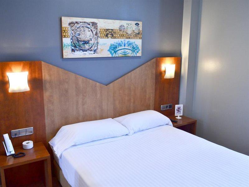 אבילס Hotel Alda Palacio Valdes מראה חיצוני תמונה