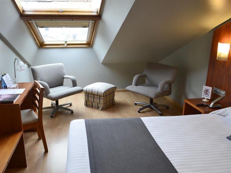 אבילס Hotel Alda Palacio Valdes מראה חיצוני תמונה