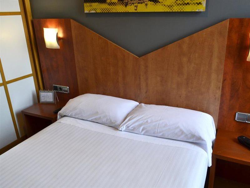 אבילס Hotel Alda Palacio Valdes מראה חיצוני תמונה
