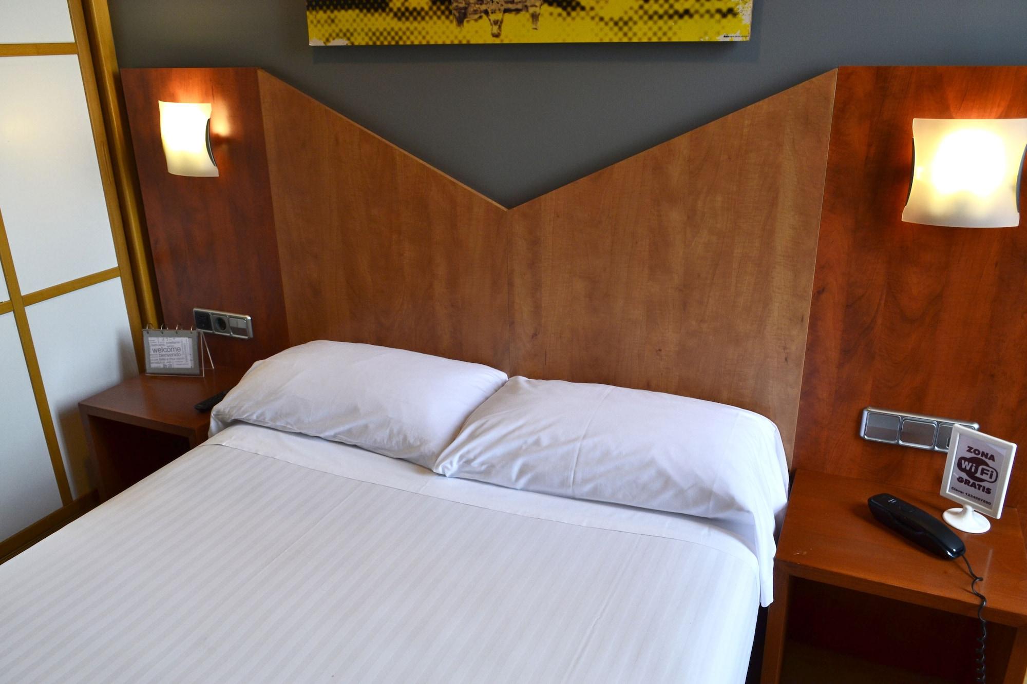 אבילס Hotel Alda Palacio Valdes מראה חיצוני תמונה
