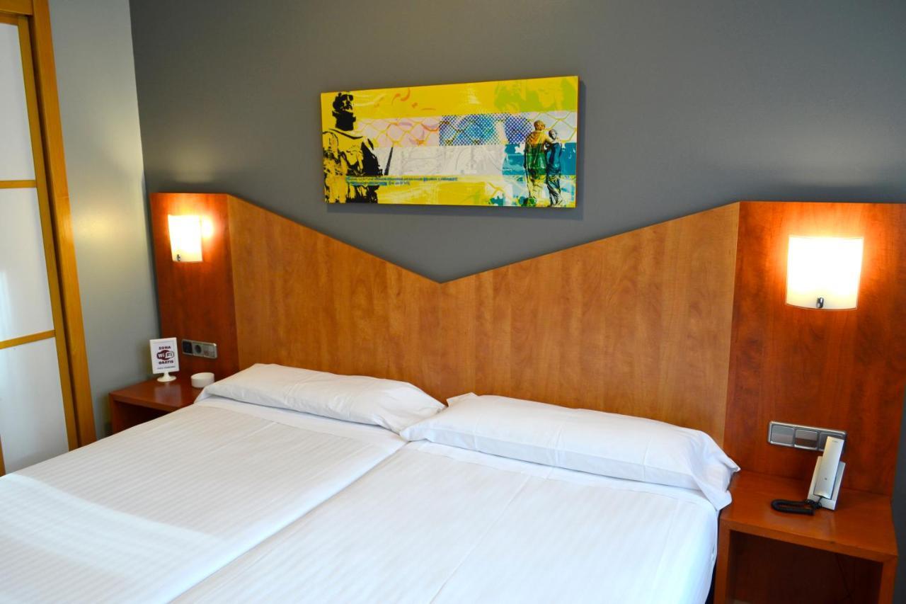 אבילס Hotel Alda Palacio Valdes מראה חיצוני תמונה