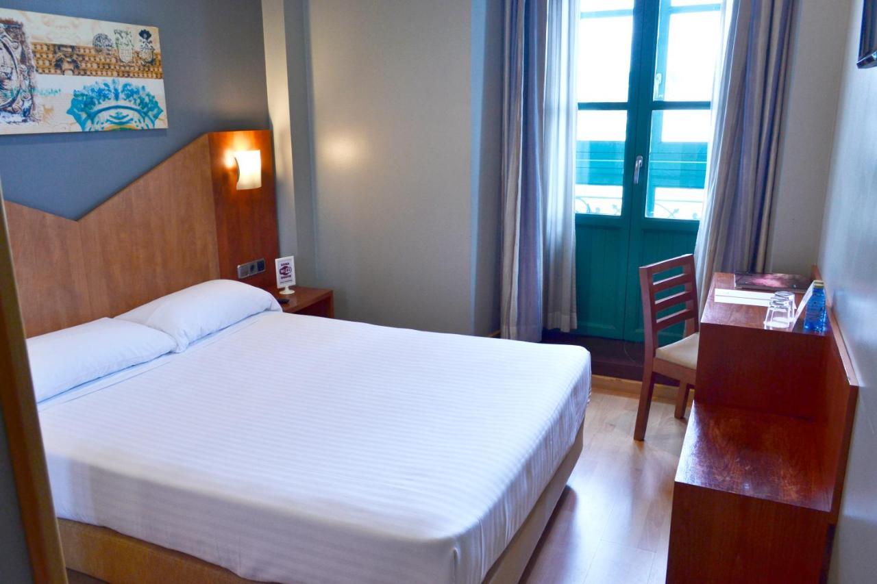 אבילס Hotel Alda Palacio Valdes מראה חיצוני תמונה