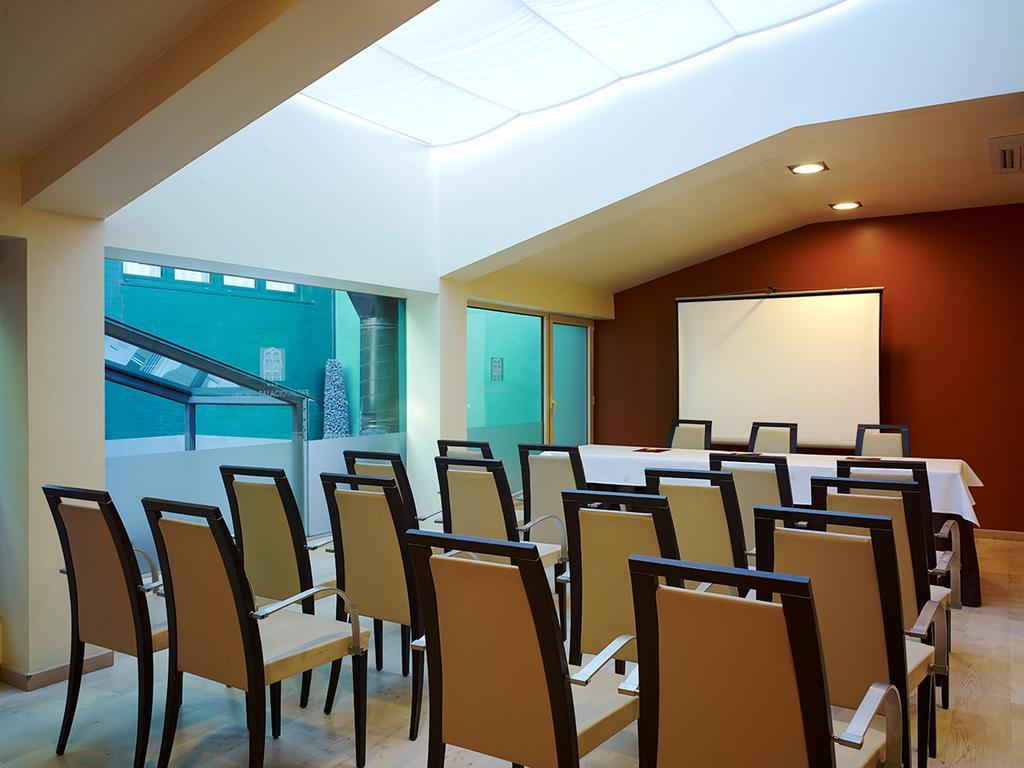 אבילס Hotel Alda Palacio Valdes מראה חיצוני תמונה