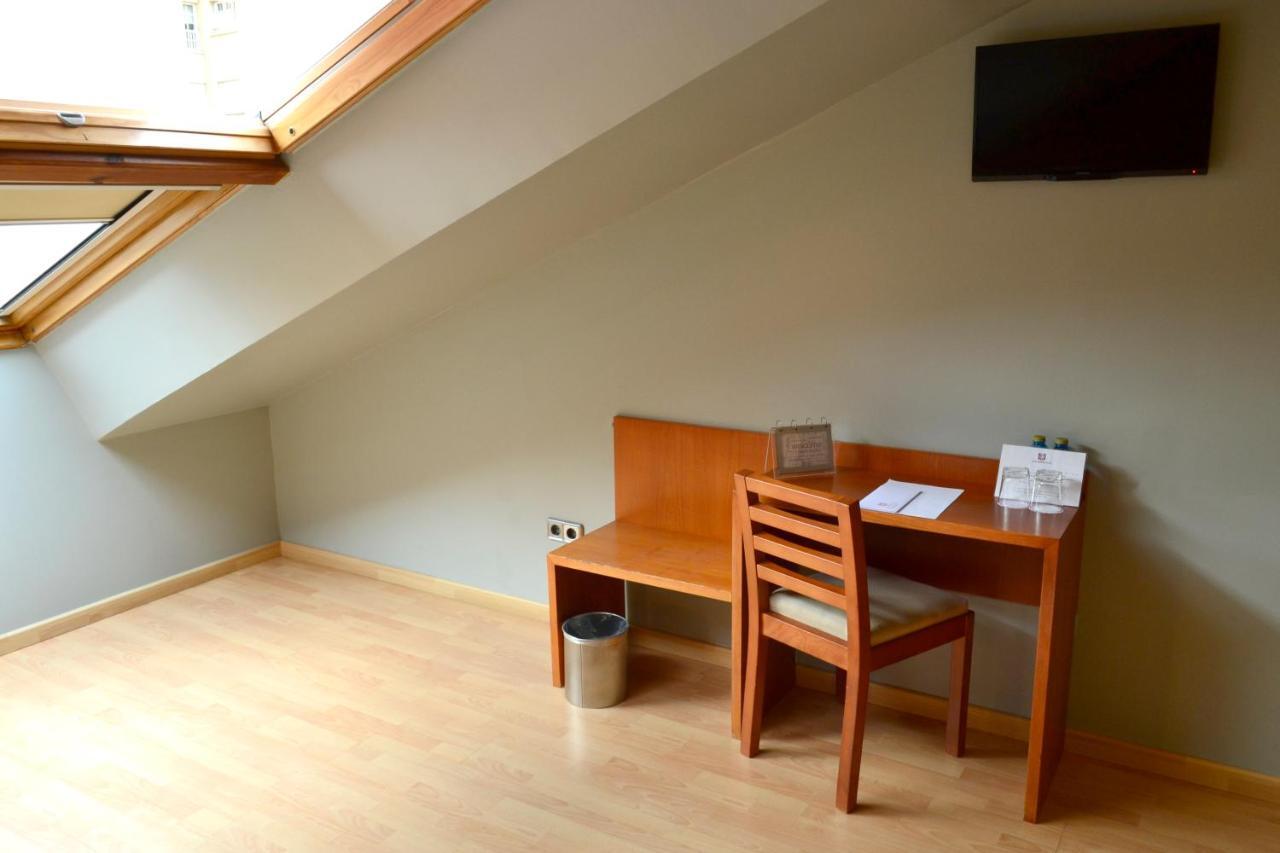 אבילס Hotel Alda Palacio Valdes מראה חיצוני תמונה