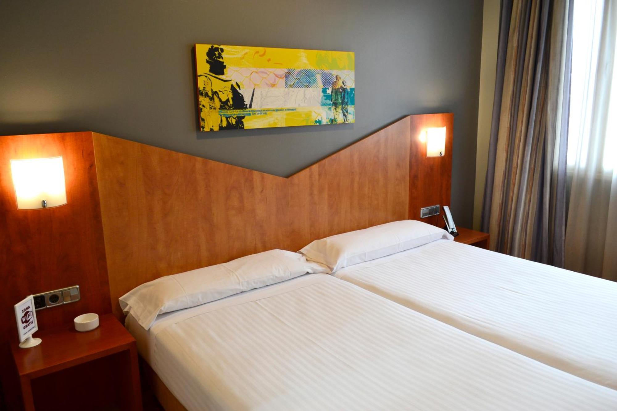 אבילס Hotel Alda Palacio Valdes מראה חיצוני תמונה