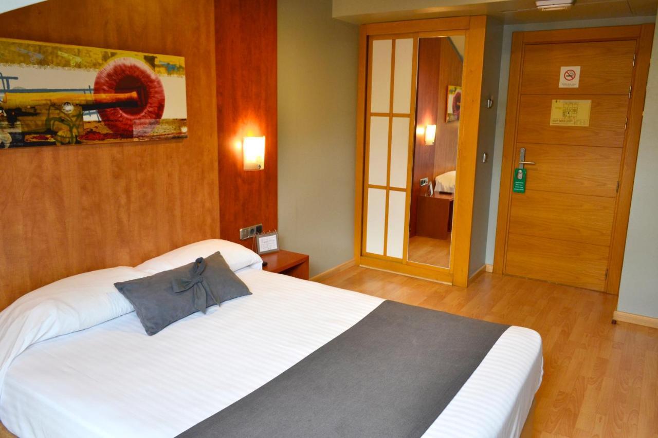 אבילס Hotel Alda Palacio Valdes מראה חיצוני תמונה