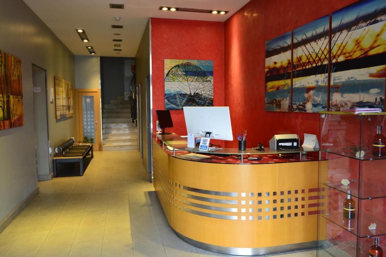 אבילס Hotel Alda Palacio Valdes מראה חיצוני תמונה