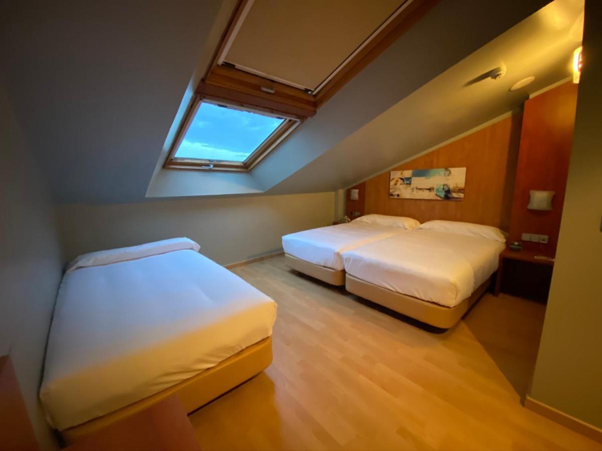 אבילס Hotel Alda Palacio Valdes מראה חיצוני תמונה